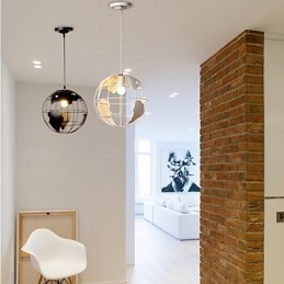 Moderne zeitgenössische Pendelleuchte im Landhausstil mit Kugel-Design