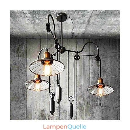 Kronleuchter aus Metall im Mini-Stil im Vintage-Landhausstil Kronleuchter aus Metall im Mini-Stil im Vintage-Landhausstil