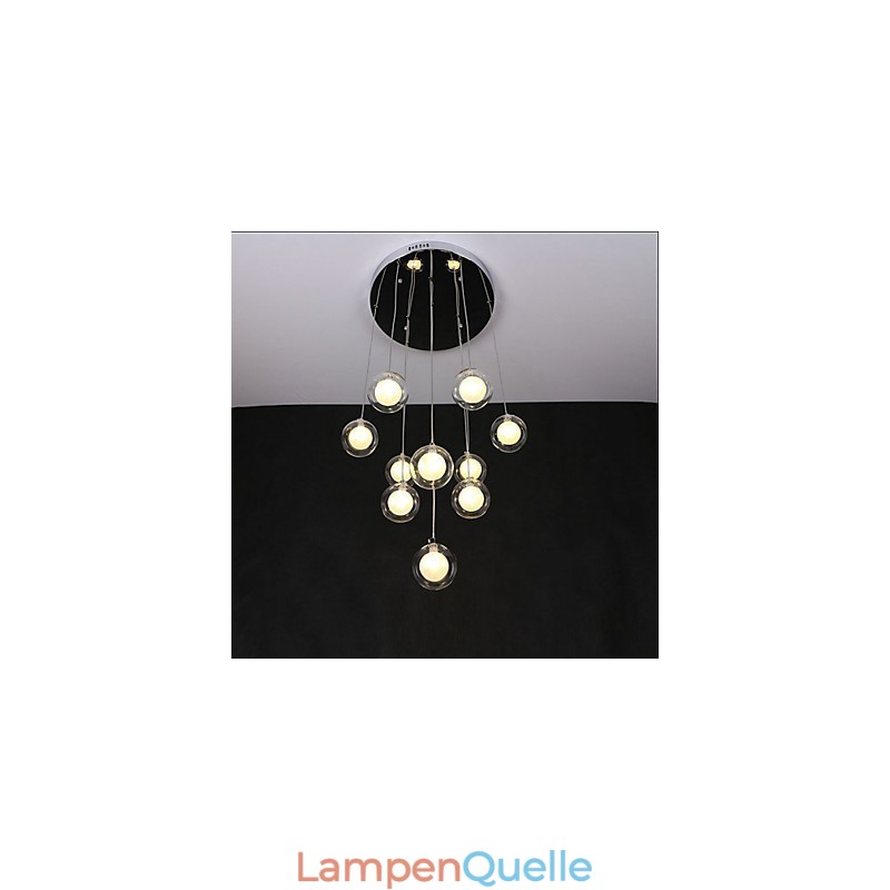 Moderne, schlichte Lampen und Laternen