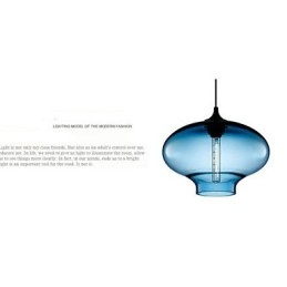 1-flammige, moderne Hängeleuchte aus transparentem Glas in Weiß und Blau