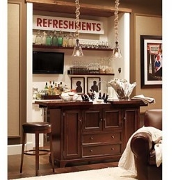 Traditionelle klassische Vintage-Pendelleuchte im Mini-Schalenstil