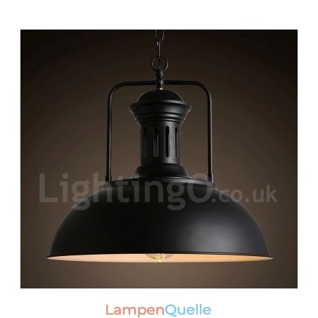 Schwarze Pendelleuchte im Vintage-Stil aus Metall im Landhausstil Schwarze Pendelleuchte im Vintage-Stil aus Metall im Landhausstil