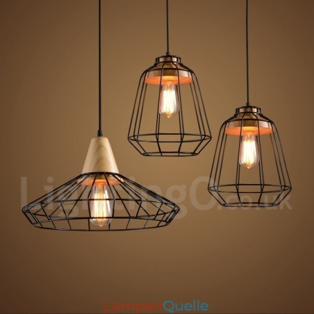 Hängelampe aus Metall und Holz im Landhausstil Hängelampe aus Metall und Holz im Landhausstil