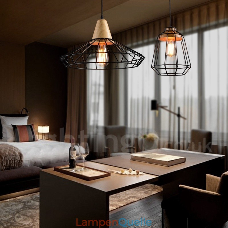 Hängelampe aus Metall und Holz im Landhausstil