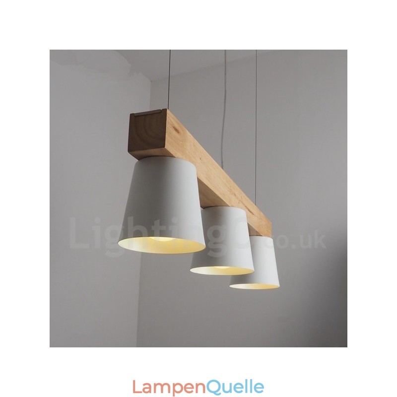 Moderne Pendelleuchte aus Holz mit 3 Lichtern
