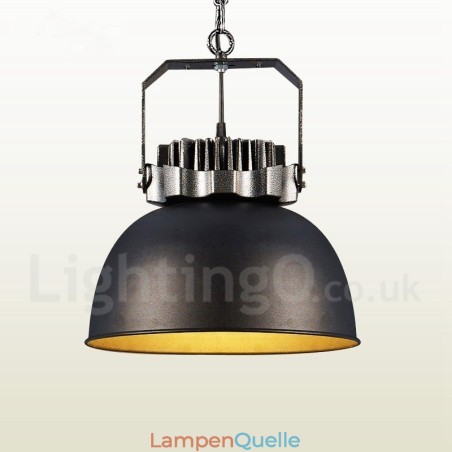 Schwarze Pendelleuchte aus Metall im Vintage-Stil im Landhausstil Schwarze Pendelleuchte aus Metall im Vintage-Stil im Landhausstil