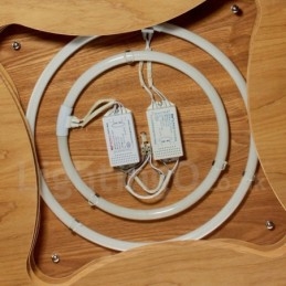 Deckenleuchte aus Holz