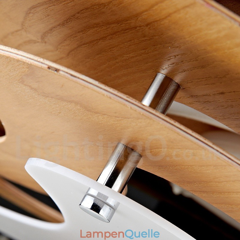 Deckenleuchte aus Holz