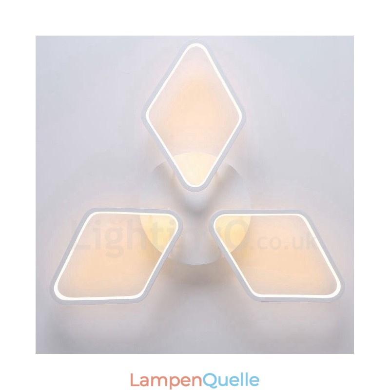 3-flammige, moderne, integrierte Deckenleuchte aus Metall