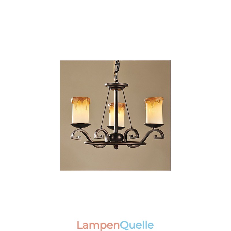 Studieren Sie den antiken Kerzenleuchter aus Eisen