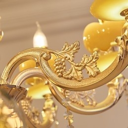 Kronleuchter aus Zinklegierung und Kristall im europäischen Stil