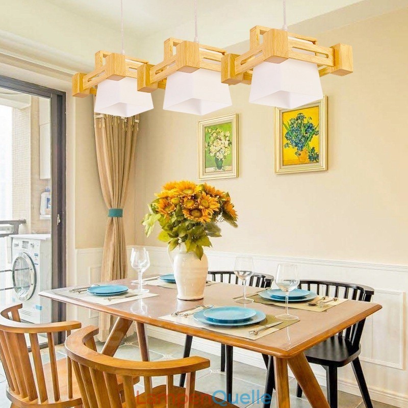 3-flammige Pendelleuchte aus Holz im modernen, zeitgenössischen nordischen Stil mit Stoffschirm