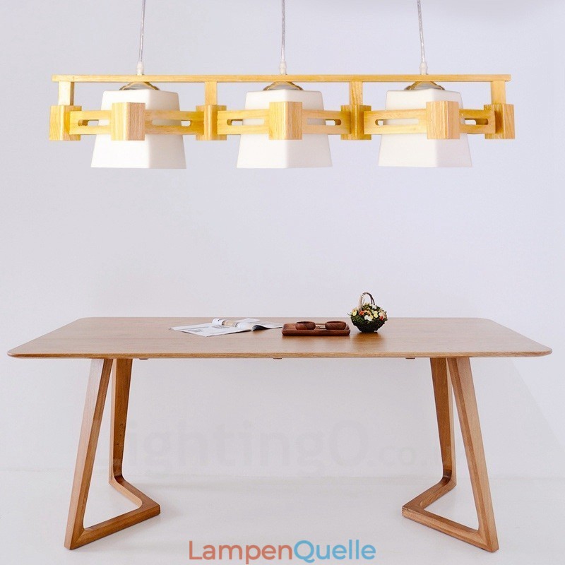 3-flammige Pendelleuchte aus Holz im modernen, zeitgenössischen nordischen Stil mit Stoffschirm
