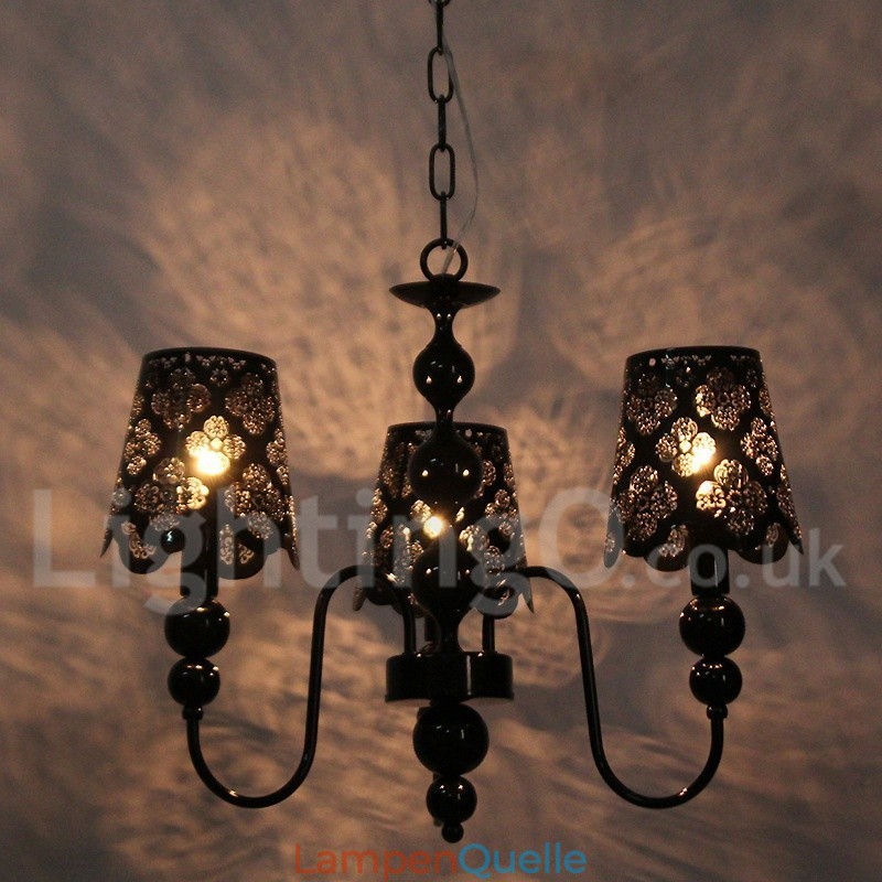 3-flammiger moderner zeitgenössischer hohler schwarzer Kronleuchter im Kerzenstil
