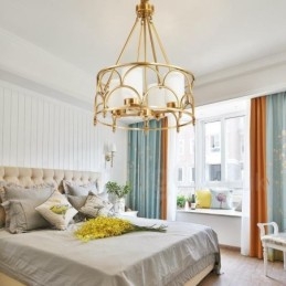 4-flammige Retro-Pendelleuchte aus rustikalem Messing mit Glasschirm