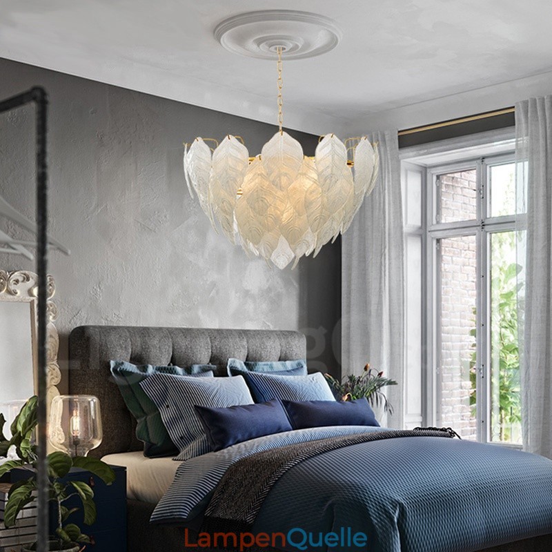 Moderne zeitgenössische 4-flammige Pendelleuchte aus Stahl mit Glasschirm