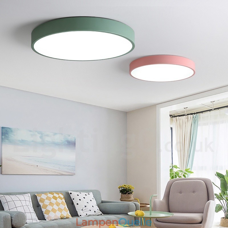 Moderne Deckenleuchte aus Stahl in mehreren Farben