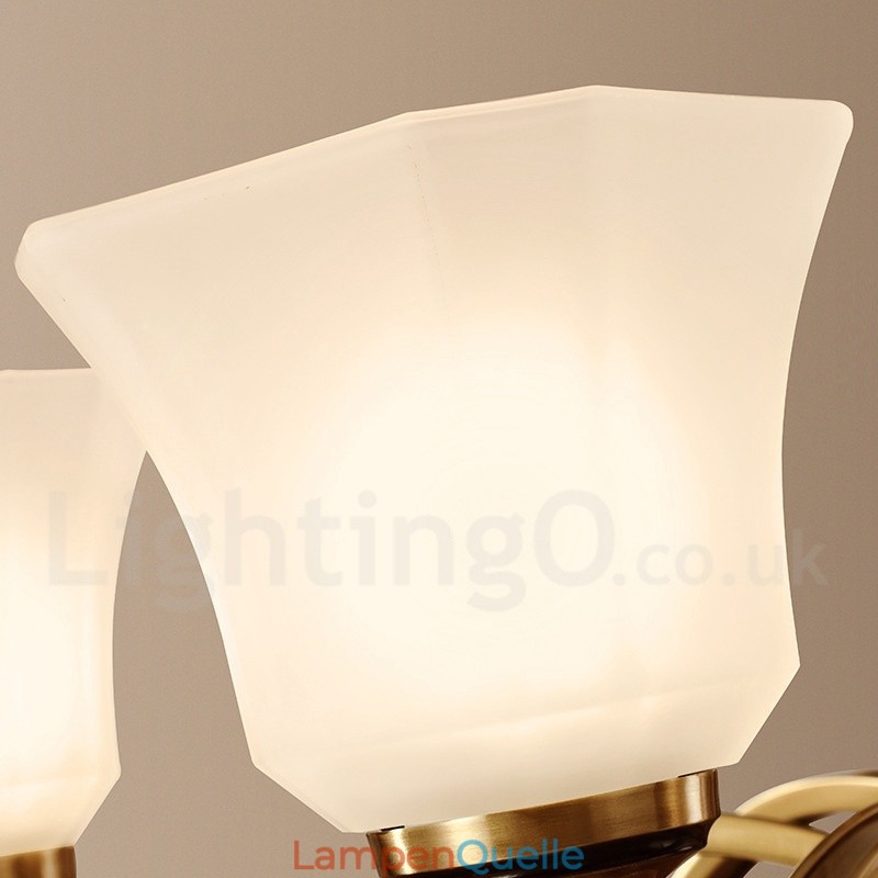 Großer luxuriöser rustikaler Retro-Vintage-Kronleuchter aus reinem Messing mit Glasschirmen