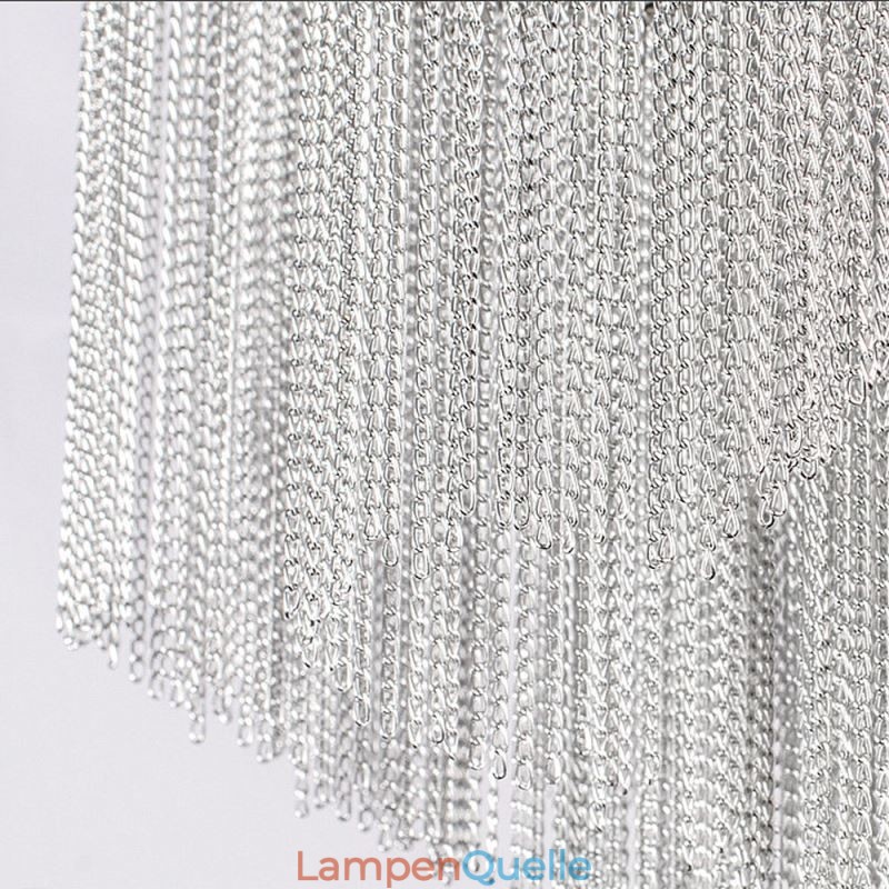 Moderne, elegante Pendelleuchte mit Quaste
