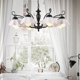 Nordische Pendelleuchte aus Eisen in Blumenform mit Glasschirm