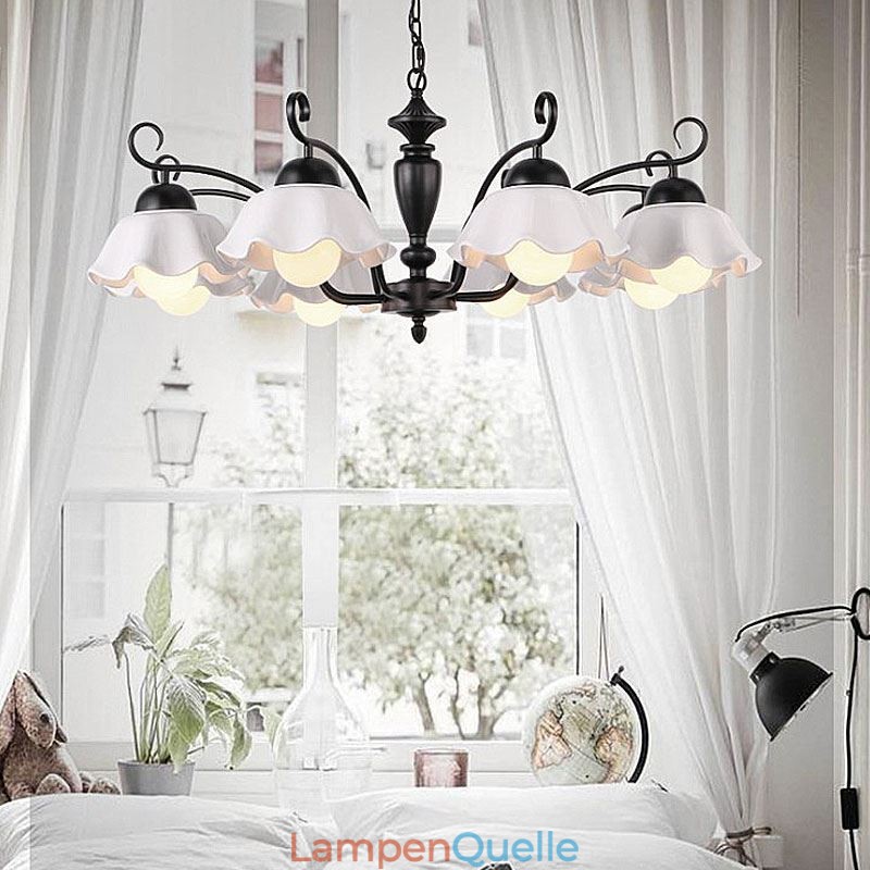 Nordische Pendelleuchte aus Eisen in Blumenform mit Glasschirm