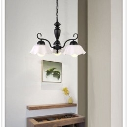 Nordische Pendelleuchte aus Eisen in Blumenform mit Glasschirm