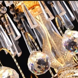 Anmutiger Kristall-Kronleuchter, klassische Pendelleuchte in Goldfarbe