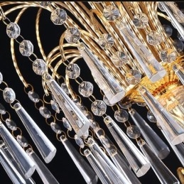 Anmutiger Kristall-Kronleuchter, klassische Pendelleuchte in Goldfarbe