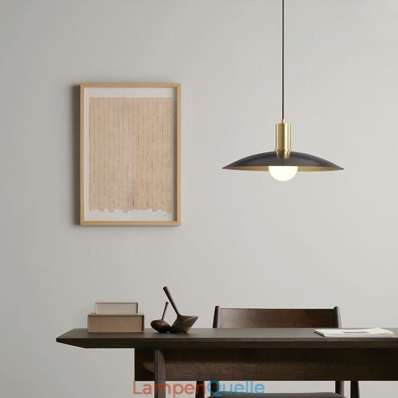 Moderne, schlichte Pendelleuchten