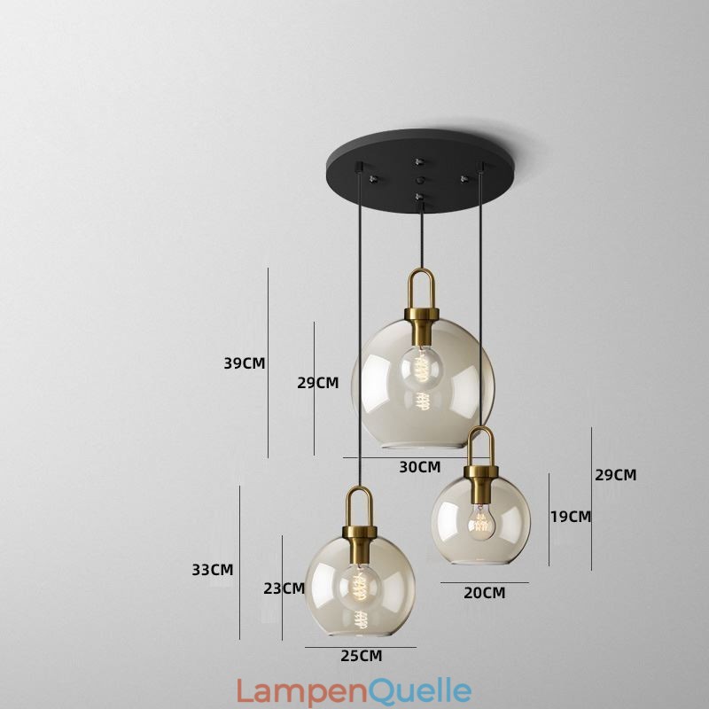3-flammige Pendelleuchte mit Glasschirminsel