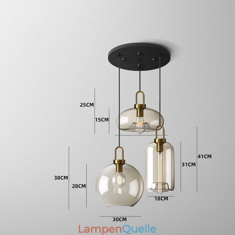 3-flammige Pendelleuchte mit Glasschirminsel