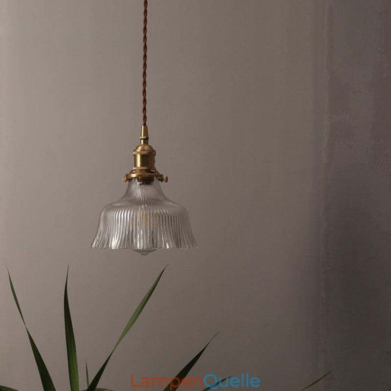 Große Pendelleuchte aus klarem geripptem Glas mit Messinghalterung und Drehschalter