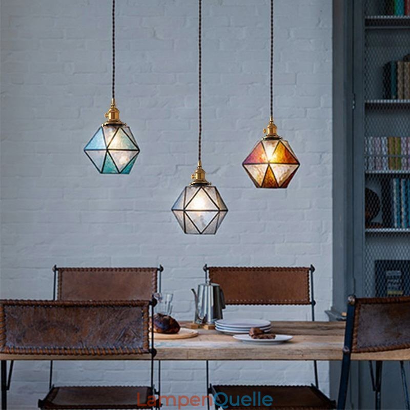 Geometrische Pendelleuchte im Bauernhausstil aus farbigem Glas
