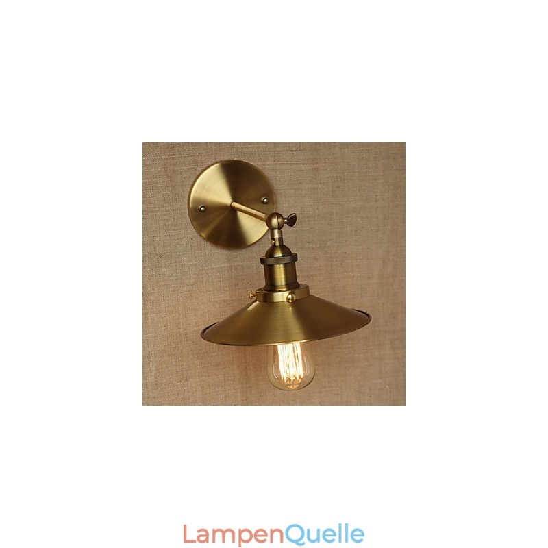 Minimalistische Villa im Industriestil, Retro-Kupfer-Dekorschirme vor der Kirchengangwand