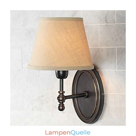 Ländliche nordische Wandlampe im Stil der alten Traditionen mit warmem Stoffbezug Ländliche nordische Wandlampe im Stil der alten Traditionen mit warmem Stoffbezug