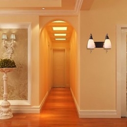 2-flammige Wandleuchte mit weißem Schirm