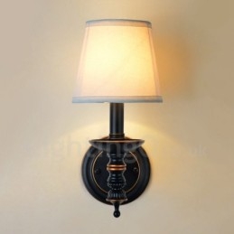 Traditionelle klassische Wandleuchten für den Innenbereich mit einer Leuchte