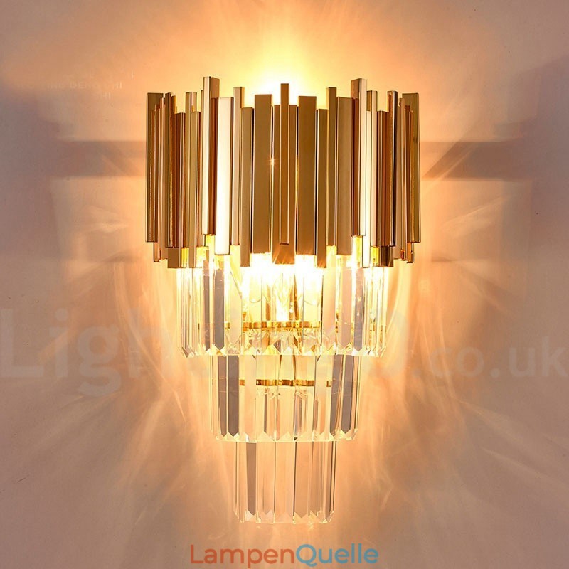 Goldfarbene, passende postmoderne Luxus-Wandleuchte aus K9-Kristall mit Kristallschirm