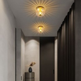 Moderne Wandbeleuchtung mit klarem Glasschirm, gebürstete Wandleuchte