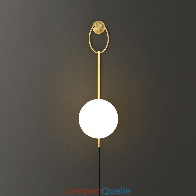 Moderne Globe Wandleuchte aus gebürstetem Goldglas