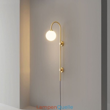 Moderne Wandleuchte aus gebürstetem Gold Moderne Wandleuchte aus gebürstetem Gold