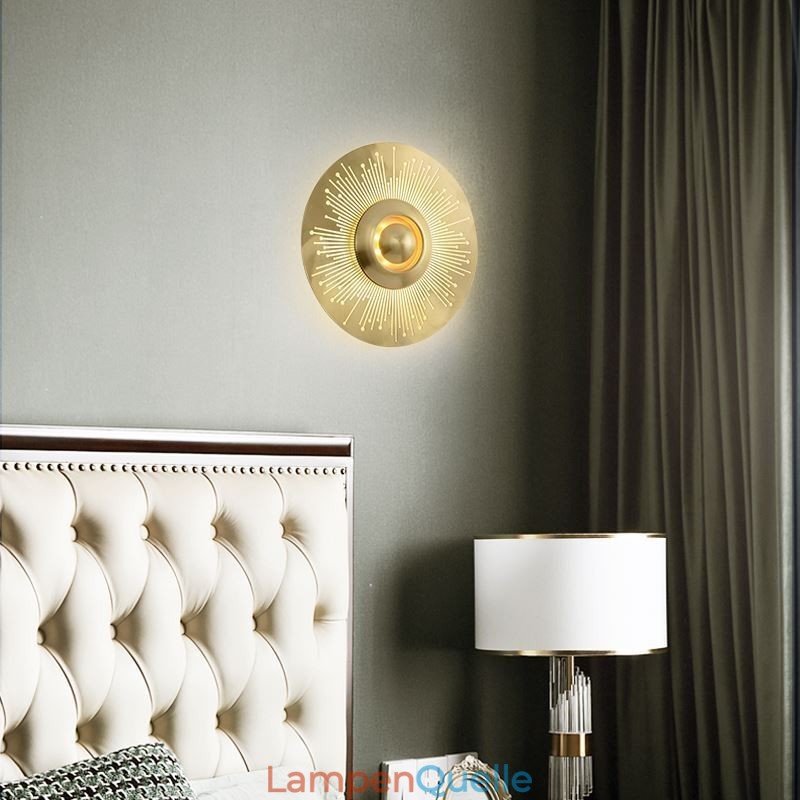 Nordische Messing-Wandlampe, ausgehöhlte runde Form, Wandleuchte