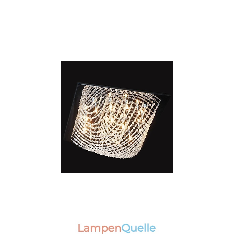 Traditioneller klassischer Kronleuchter aus Kristall und Chrommetall