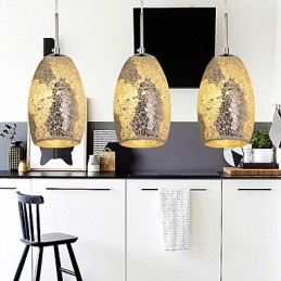 Traditionelle klassische Pendelleuchte aus Metall im Vintage-Stil